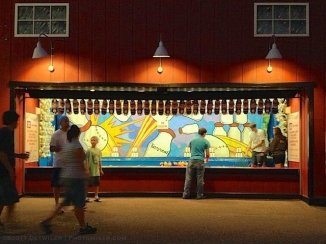 Kennywood arcade at night